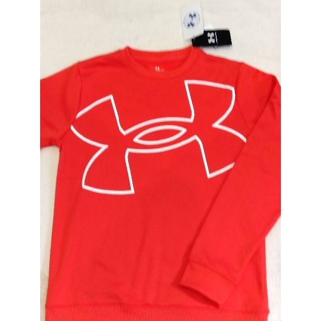 UNDER ARMOUR(アンダーアーマー)の今季　160　新品　アンダーアーマー　暖か裏起毛　シール付　大きい　クルーネック キッズ/ベビー/マタニティのキッズ服男の子用(90cm~)(ニット)の商品写真