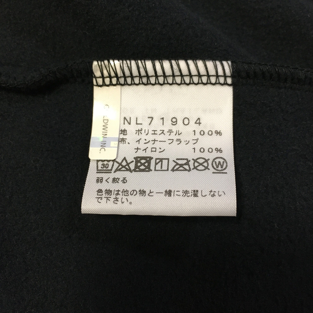 THE NORTH FACE(ザノースフェイス)のうっちー様専用　マウンテンバーサマイクロジャケット　ブラック　Ｓサイズ メンズのジャケット/アウター(マウンテンパーカー)の商品写真