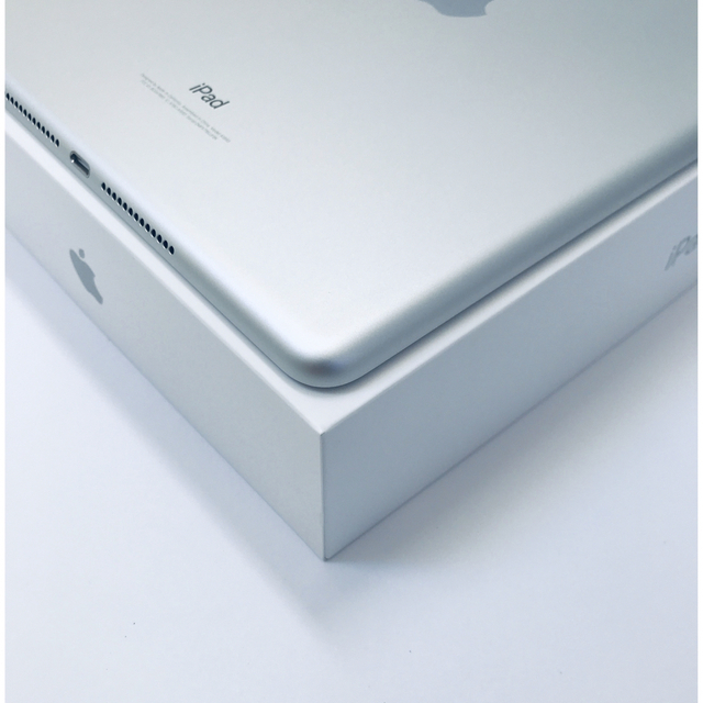 iPad(アイパッド)のApple iPad 第6世代 Wi-Fi 32GB【美品】 スマホ/家電/カメラのPC/タブレット(タブレット)の商品写真