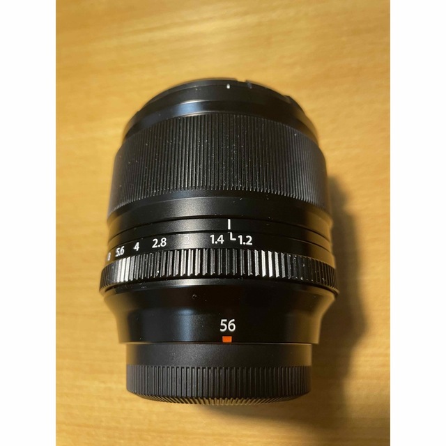 富士フイルム(フジフイルム)の実用良品 FUJIFILM フジフイルム XF 56mm F1.2 R スマホ/家電/カメラのカメラ(レンズ(単焦点))の商品写真