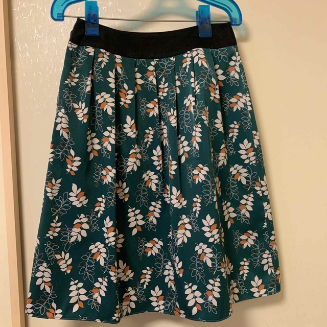 Techichi(テチチ)のテチチ　グリーンスカート レディースのスカート(ひざ丈スカート)の商品写真