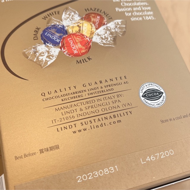 Lindt(リンツ)の【匿名発送】リンドール ゴールド 4種 12個 リンツ バレンタイン チョコ 3 食品/飲料/酒の食品(菓子/デザート)の商品写真