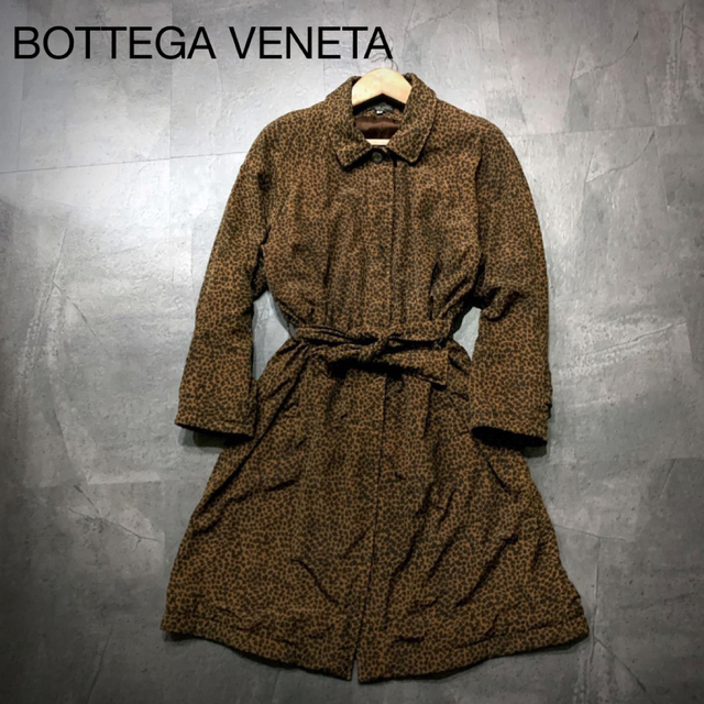 Bottega Veneta(ボッテガヴェネタ)のイタリア製 BOTTEGA VENETAヒョウ柄 ベルト付き ステンカラーコート レディースのジャケット/アウター(ロングコート)の商品写真