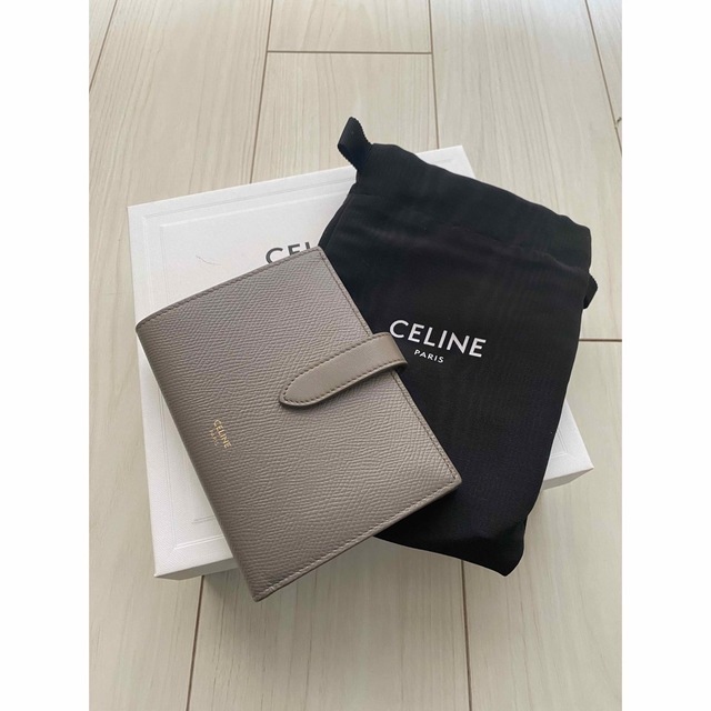 celine(セリーヌ)のCELINE ミディアム ストラップウォレット  レディースのファッション小物(財布)の商品写真