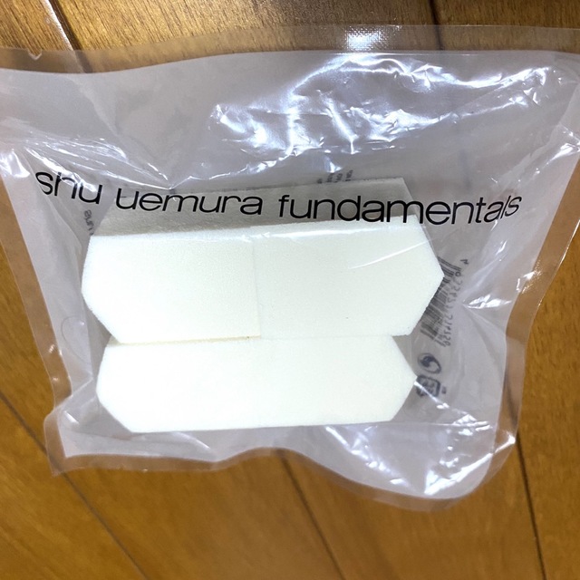 shu uemura(シュウウエムラ)のshuuemura 五角スポンジ　4個入り コスメ/美容のメイク道具/ケアグッズ(パフ・スポンジ)の商品写真