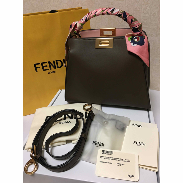 最高の品質の FENDI - FENDI フェンディ PEEKABOO ピーカブー エッセン