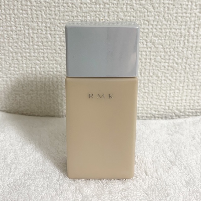 RMK(アールエムケー)の【お値下げ】RMK UVリクイドファンデーション 101 コスメ/美容のベースメイク/化粧品(ファンデーション)の商品写真