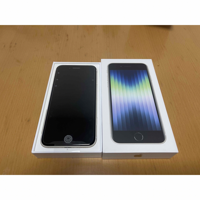Apple - 《新品未使用品》iPhone SE 第3世代　128GB スターライト　ホワイト