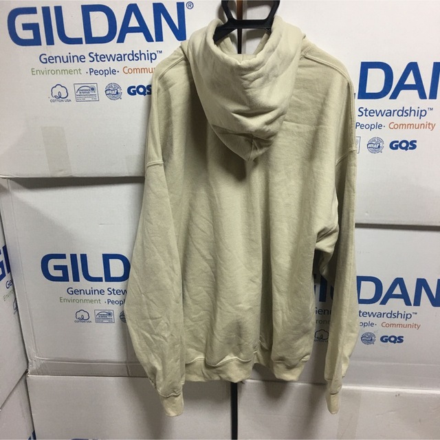 GILDAN(ギルタン)のGILDANギルダンのパーカー★ベージュ系サンド★Sサイズ☆サンドベージュ メンズのトップス(パーカー)の商品写真