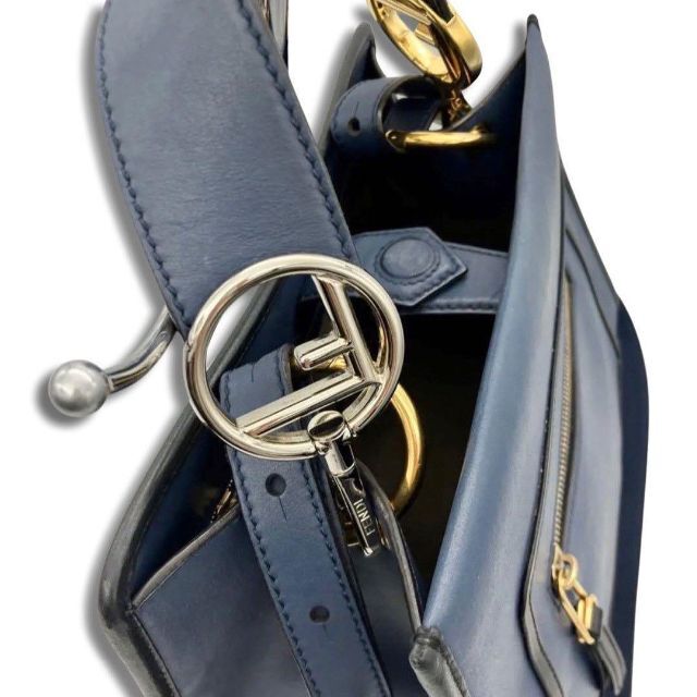 人気定番 フェンディ FENDI 【美品】定価26万円 - FENDI ラナウェイ