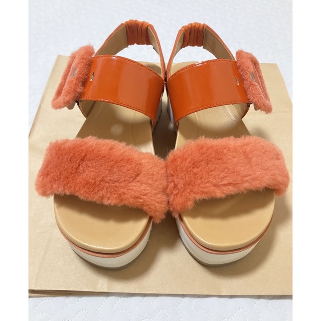 UGG(アグ)の⭐︎さあーや⭐︎さん専用UGG サンダル レディースの靴/シューズ(サンダル)の商品写真