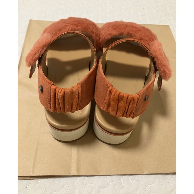 UGG(アグ)の⭐︎さあーや⭐︎さん専用UGG サンダル レディースの靴/シューズ(サンダル)の商品写真
