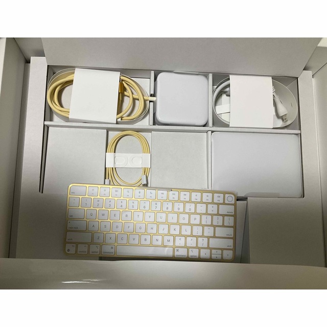 Apple iMac 24インチ　M1  US配列キーボード　トラックパッド スマホ/家電/カメラのPC/タブレット(デスクトップ型PC)の商品写真