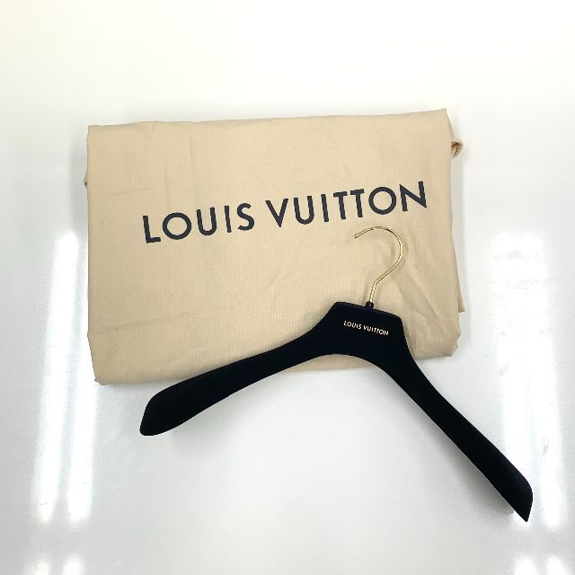 LOUIS VUITTON(ルイヴィトン)の5987 ヴィトン ウール モノグラム リバーシブル ケープ ネイビー レディースのジャケット/アウター(ポンチョ)の商品写真