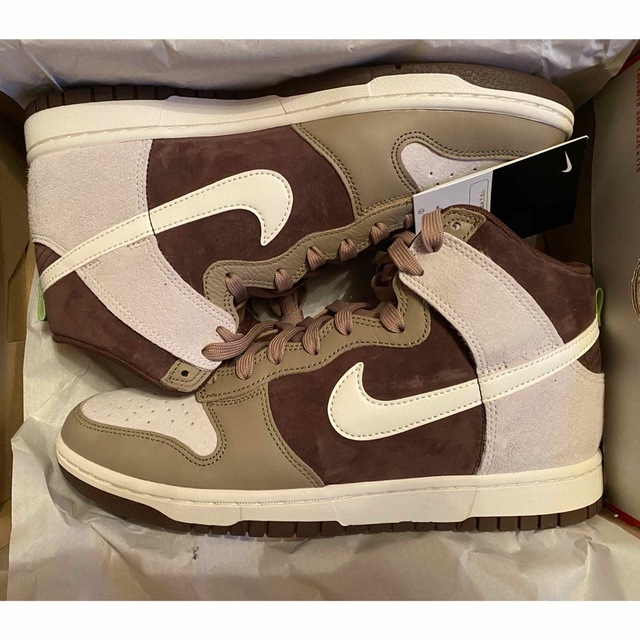 NIKE(ナイキ)の【新品】Nike Dunk High PRM "Light Chocolate" メンズの靴/シューズ(スニーカー)の商品写真