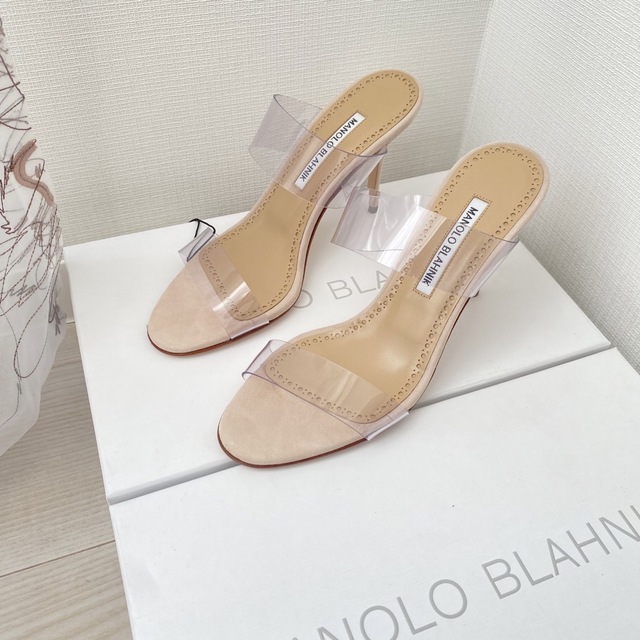 MANOLO BLAHNIK(マノロブラニク)の【新品】MANOLO BLAHNIK マノロブラニク クリア サンダル ミュール レディースの靴/シューズ(ミュール)の商品写真