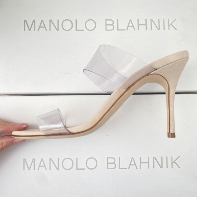 MANOLO BLAHNIK(マノロブラニク)の【新品】MANOLO BLAHNIK マノロブラニク クリア サンダル ミュール レディースの靴/シューズ(ミュール)の商品写真