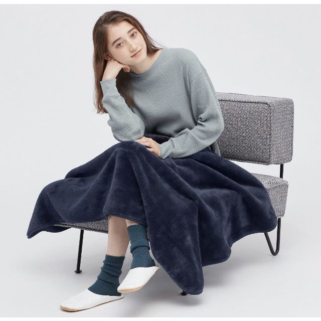 UNIQLO(ユニクロ)の新品　ユニクロ　フリースリバーシブルブランケット　ブラックウォッチ　2022  レディースのルームウェア/パジャマ(ルームウェア)の商品写真