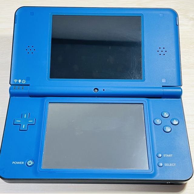 ニンテンドーDS(ニンテンドーDS)のdsi ll ブルー　動作確認済　01024 エンタメ/ホビーのゲームソフト/ゲーム機本体(携帯用ゲーム機本体)の商品写真