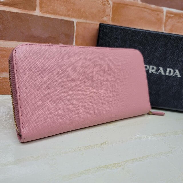 PRADA(プラダ)のami様専用　箱無し価格 レディースのファッション小物(財布)の商品写真