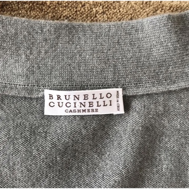 BRUNELLO CUCINELLI(ブルネロクチネリ)のブルネロクチネリ　カシミア　カーディガン　オフホワイト　XS レディースのトップス(ニット/セーター)の商品写真