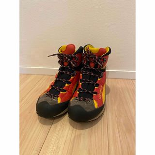 スポルティバ(LA SPORTIVA)のラスポルティバ　トランゴガイド エボ GTX 登山靴LA SPORTIVA(ブーツ)