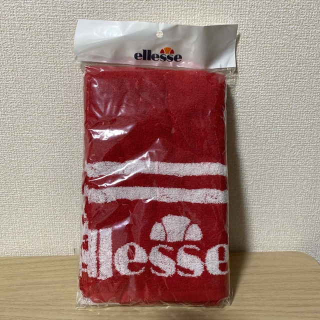 ellesse(エレッセ)のellesse  エレッセ　スポーツタオル インテリア/住まい/日用品の日用品/生活雑貨/旅行(タオル/バス用品)の商品写真