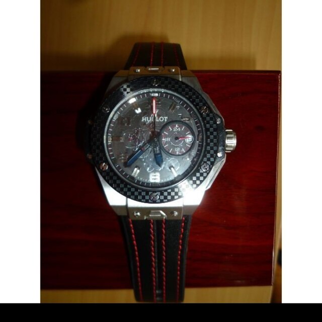 時計 フェラーリモデル風クロノグラフ　安定したクォーツ メンズの時計(腕時計(アナログ))の商品写真