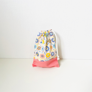 【即納可能】北欧風の花柄のコップ袋　給食袋　巾着袋　入園入学グッズ