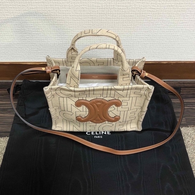 celine(セリーヌ)のCELINE スモール カバ タイス レディースのバッグ(トートバッグ)の商品写真