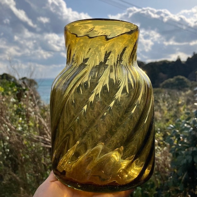 ヴィンテージ アンバーガラス 吹きガラス フラワーベース 花瓶 気泡
