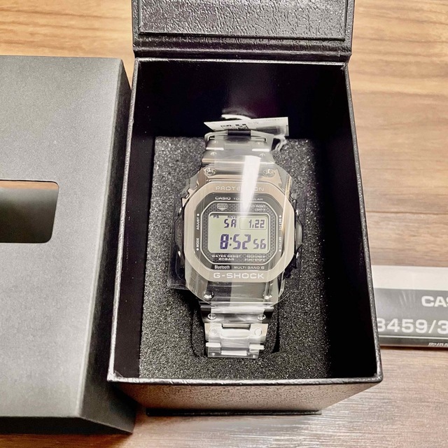 G-SHOCK(ジーショック)の【新品】G-SHOCK GMW-B5000D-1JF フルメタル シルバー メンズの時計(腕時計(デジタル))の商品写真