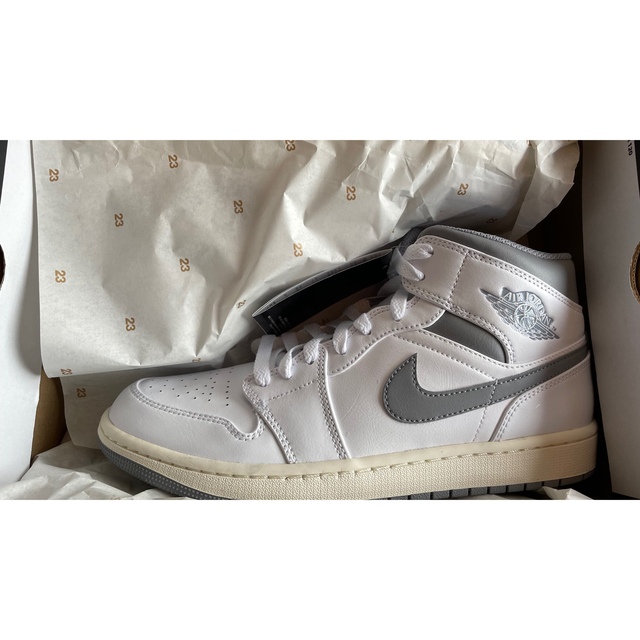 NIKE(ナイキ)のNIKE AIR JORDAN1 MID 【VINTAGE GREY】 メンズの靴/シューズ(スニーカー)の商品写真