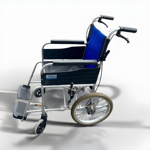 MIKI　ミキ　BAL-2　車椅子　介助式　介護　中古品　折りたたみ可 その他のその他(その他)の商品写真