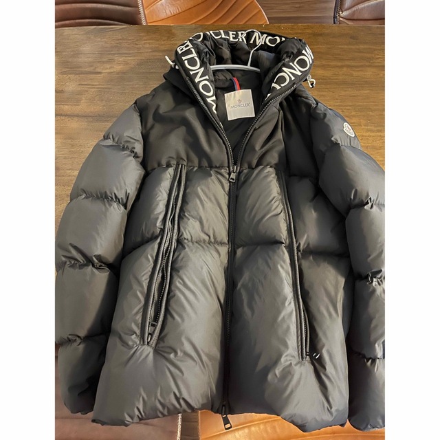 MONCLER(モンクレール)のモンクレール　初版モンクラー白ワッペン メンズのジャケット/アウター(ダウンジャケット)の商品写真