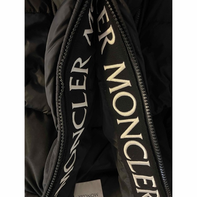 MONCLER(モンクレール)のモンクレール　初版モンクラー白ワッペン メンズのジャケット/アウター(ダウンジャケット)の商品写真
