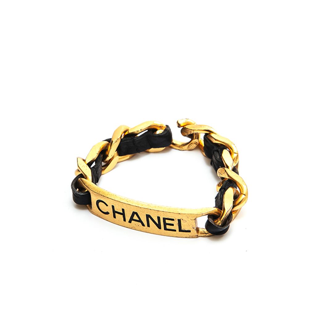 シャネル CHANEL ロゴプレート チェーンレザー ブレスレット 1