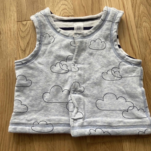 babyGAP(ベビーギャップ)のbaby gap ベスト　80cm  キッズ/ベビー/マタニティのベビー服(~85cm)(その他)の商品写真