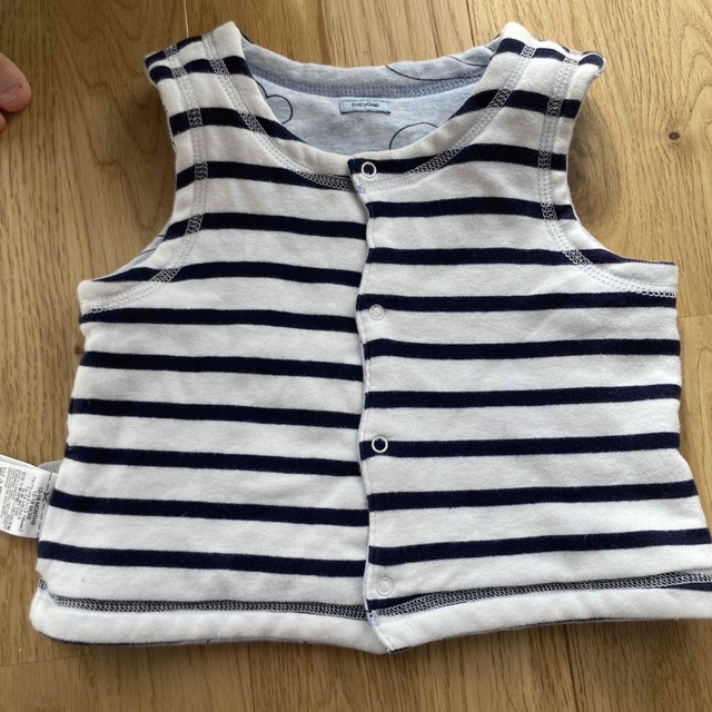 babyGAP(ベビーギャップ)のbaby gap ベスト　80cm  キッズ/ベビー/マタニティのベビー服(~85cm)(その他)の商品写真