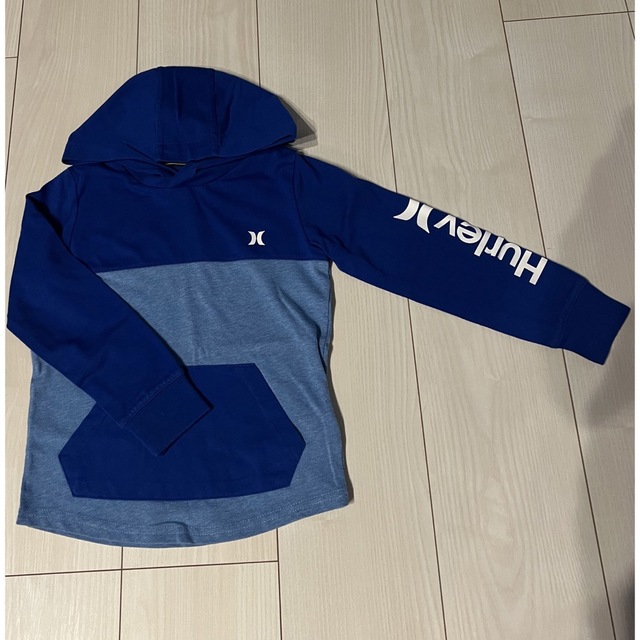 Hurley(ハーレー)のハーレー　フード付き　ロンT キッズ/ベビー/マタニティのキッズ服男の子用(90cm~)(Tシャツ/カットソー)の商品写真