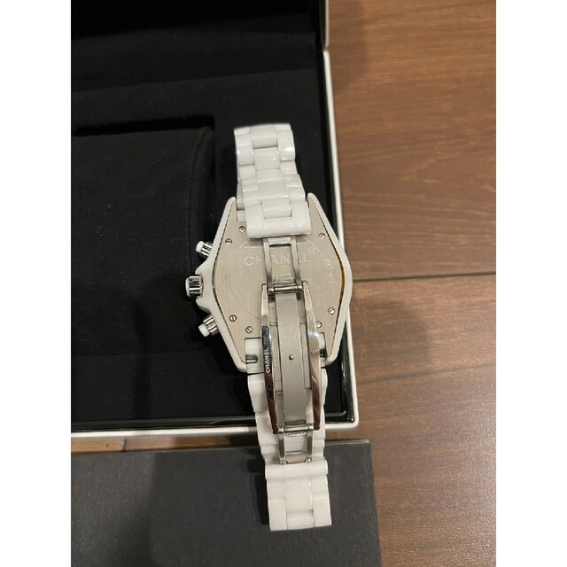 CHANEL(シャネル)の【値下中】シャネル J12 H2009 メンズ ホワイト9Pダイヤ クロノグラフ メンズの時計(腕時計(アナログ))の商品写真