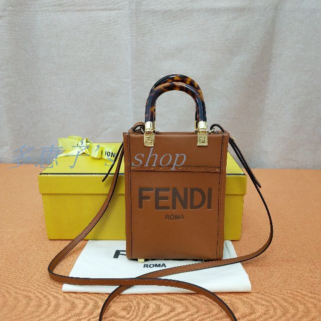 新しいコレクション FENDI - ミニサンシャインショッパー ミニバッグ