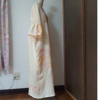 着物リメイクワンピース総絞りクリーム色の通販 by ゆあ's shop｜ラクマ