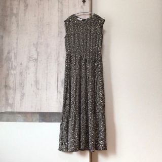 バックナンバー(BACK NUMBER)の上品　小花柄　マキシワンピ　黒　ブラック　卒園式　卒業式にも◎  ワンピース(ロングワンピース/マキシワンピース)