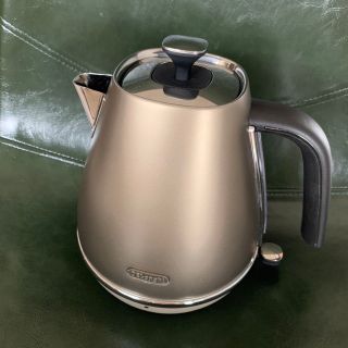 デロンギ(DeLonghi)のかお様専用　DeLonghi  デロンギ電気ケトル(電気ケトル)