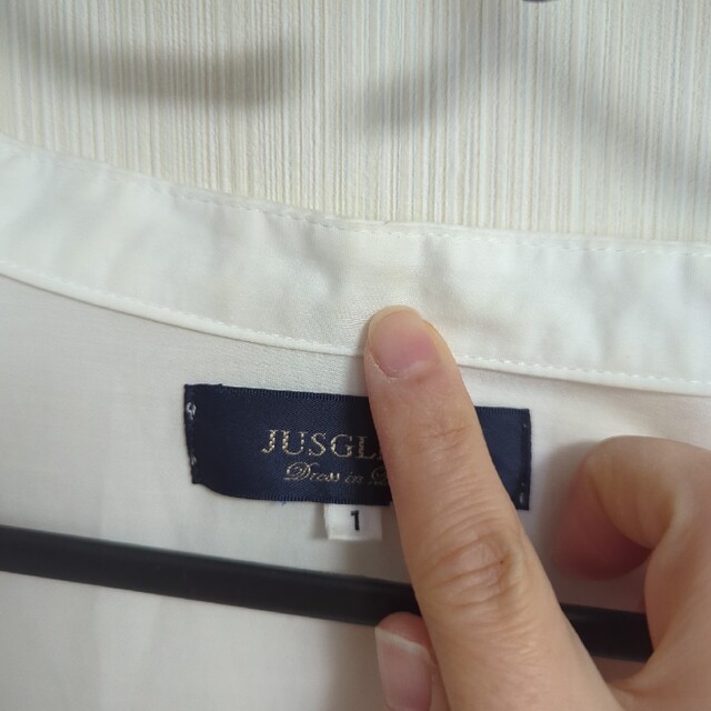 JUSGLITTY(ジャスグリッティー)のJUSGLITTY※白ロングシャツ レディースのトップス(シャツ/ブラウス(長袖/七分))の商品写真