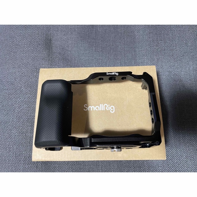 SmallRig ZV-E10用グリップ付きケージ(3538B)