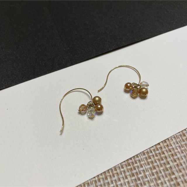 ビーズ　ビジュー  フック　ピアス レディースのアクセサリー(ピアス)の商品写真