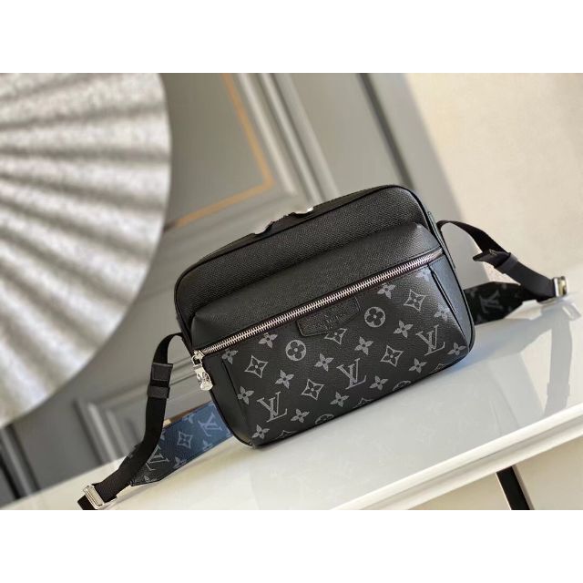 全国総量無料で LOUIS VUITTON - Louis Vuitton★アウトドアメッセンジャー PM ショルダーバッグ 全国総量無料で LOUIS VUITTON - Louis Vuitton★アウトドアメッセンジャー PM ショルダーバッグ