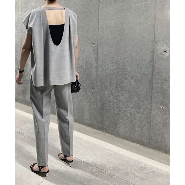ローヘン バックデザイントップ ジップパンツ ライトグレー セットアップ-